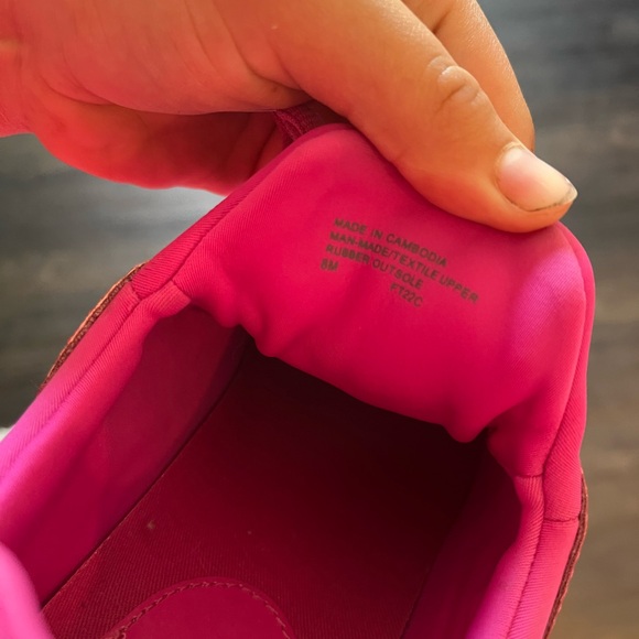 Pink Shoes - Picture 3 of 3